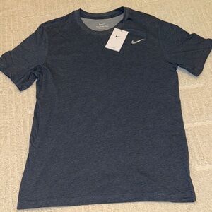 NWT Men’s Nike Shirt Size Medium